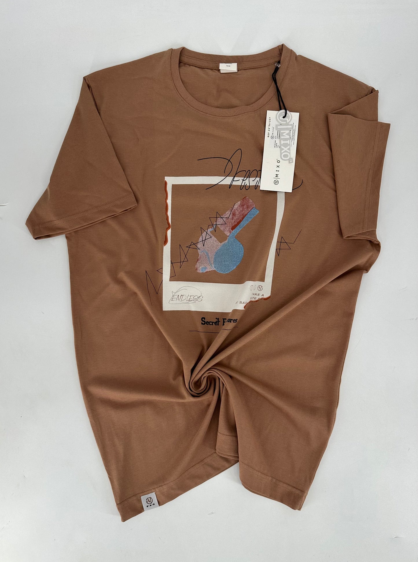 Mixo Graphic Tee