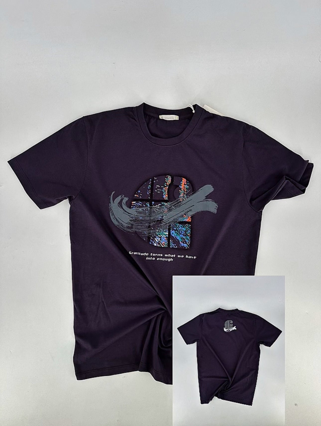Thanabat Graphic Tees