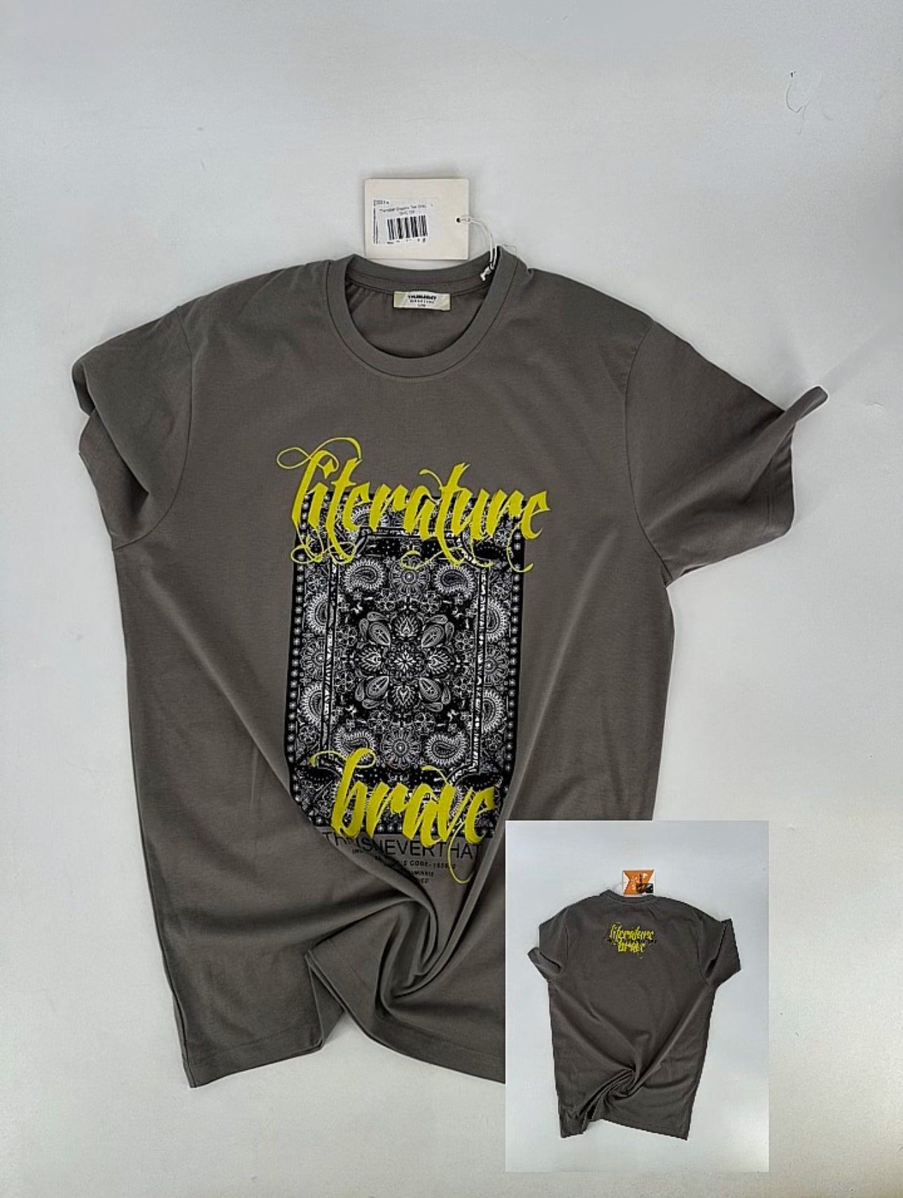 Thanabat Graphic Tees